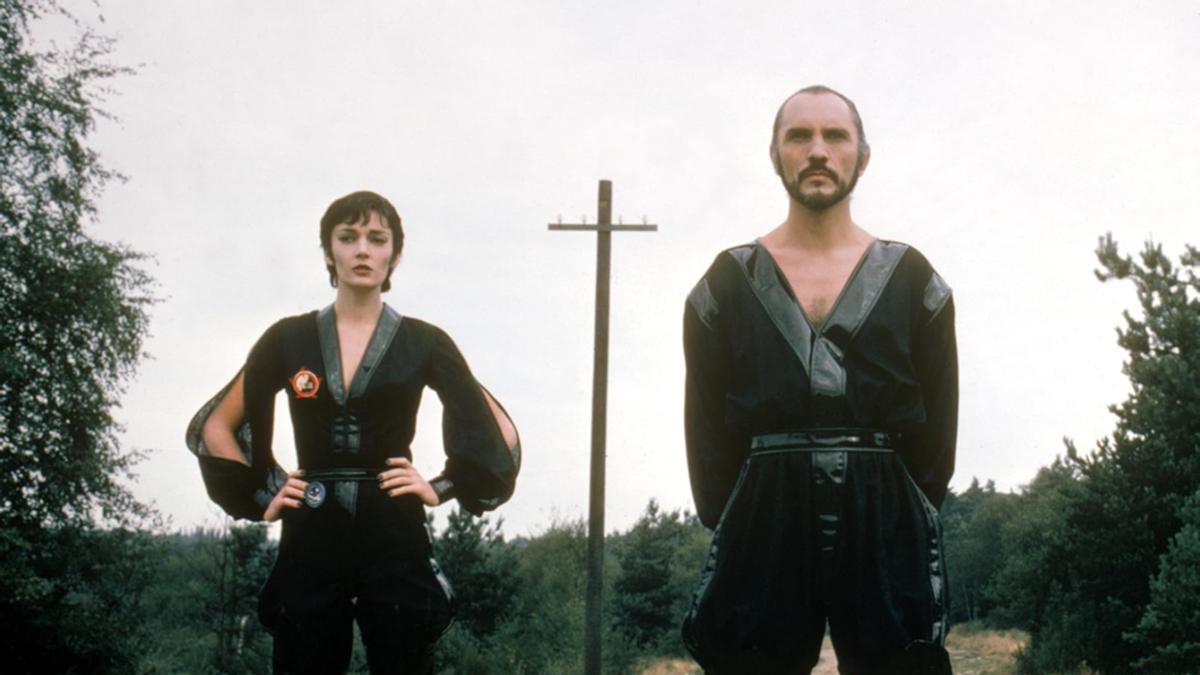 Terence Stamp junto a Sarah Douglas en &#039;Superman II&#039; (1980).