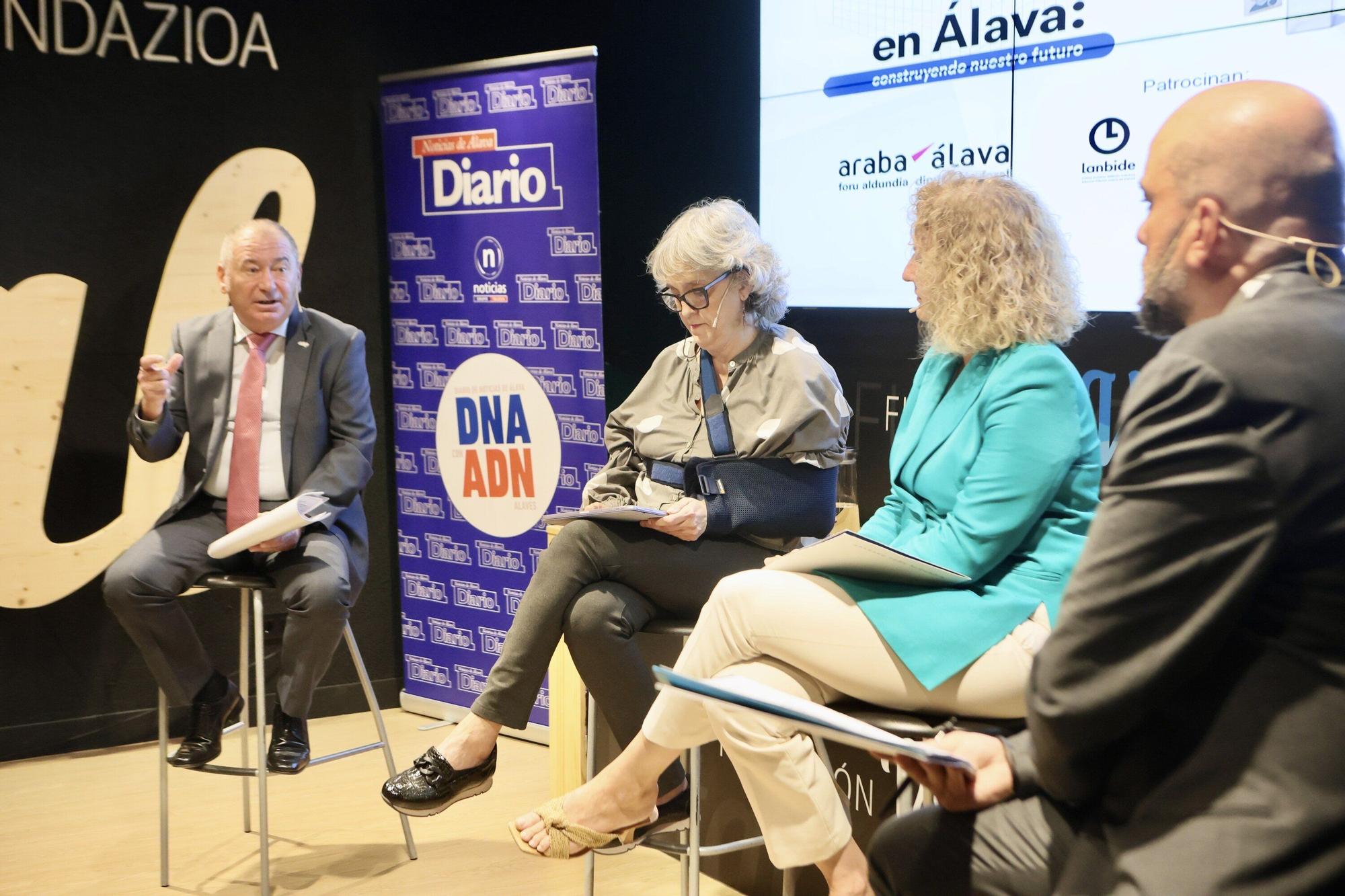 En imágenes: DNA aborda la situación del mercado laboral en Álava