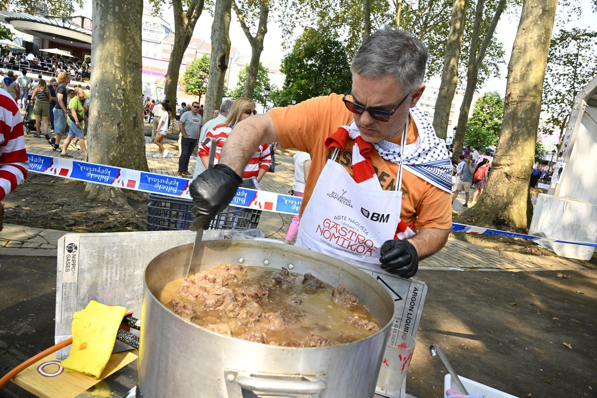 En imágenes: concurso gastronómico de rabo de toro en Aste Nagusia