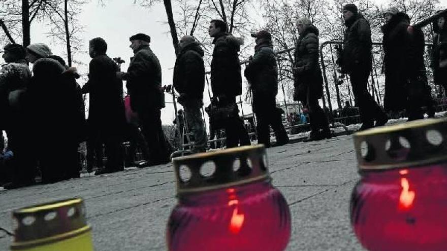 Se formaron largas colas para poder rendir tributo al dirigente opositor asesinado.