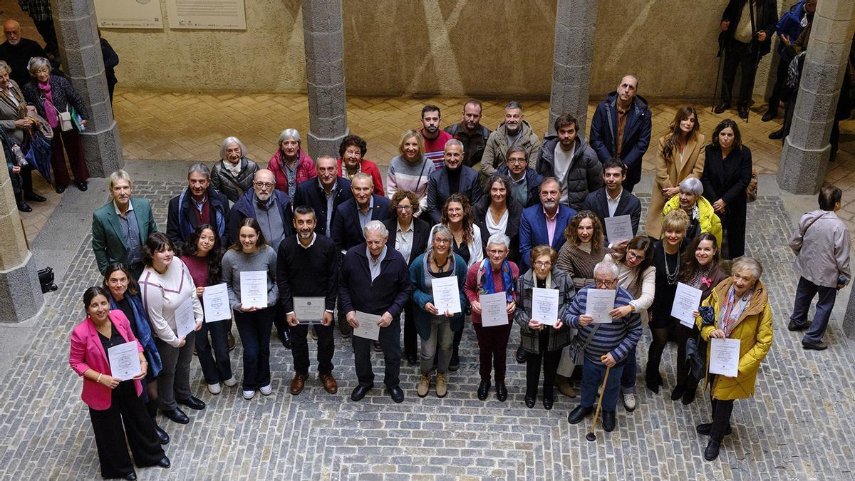 Foto de familia de los Premios Tomás Belzunegui 2025