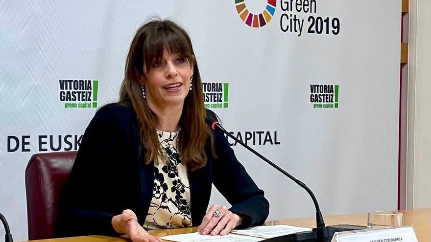 Udalak gutunak bidaliko dizkie hiriko 38 komunitateri, oraindik ere eraikinetan jarrita dituzten sinbologia frankistako plakak ken ditzaten