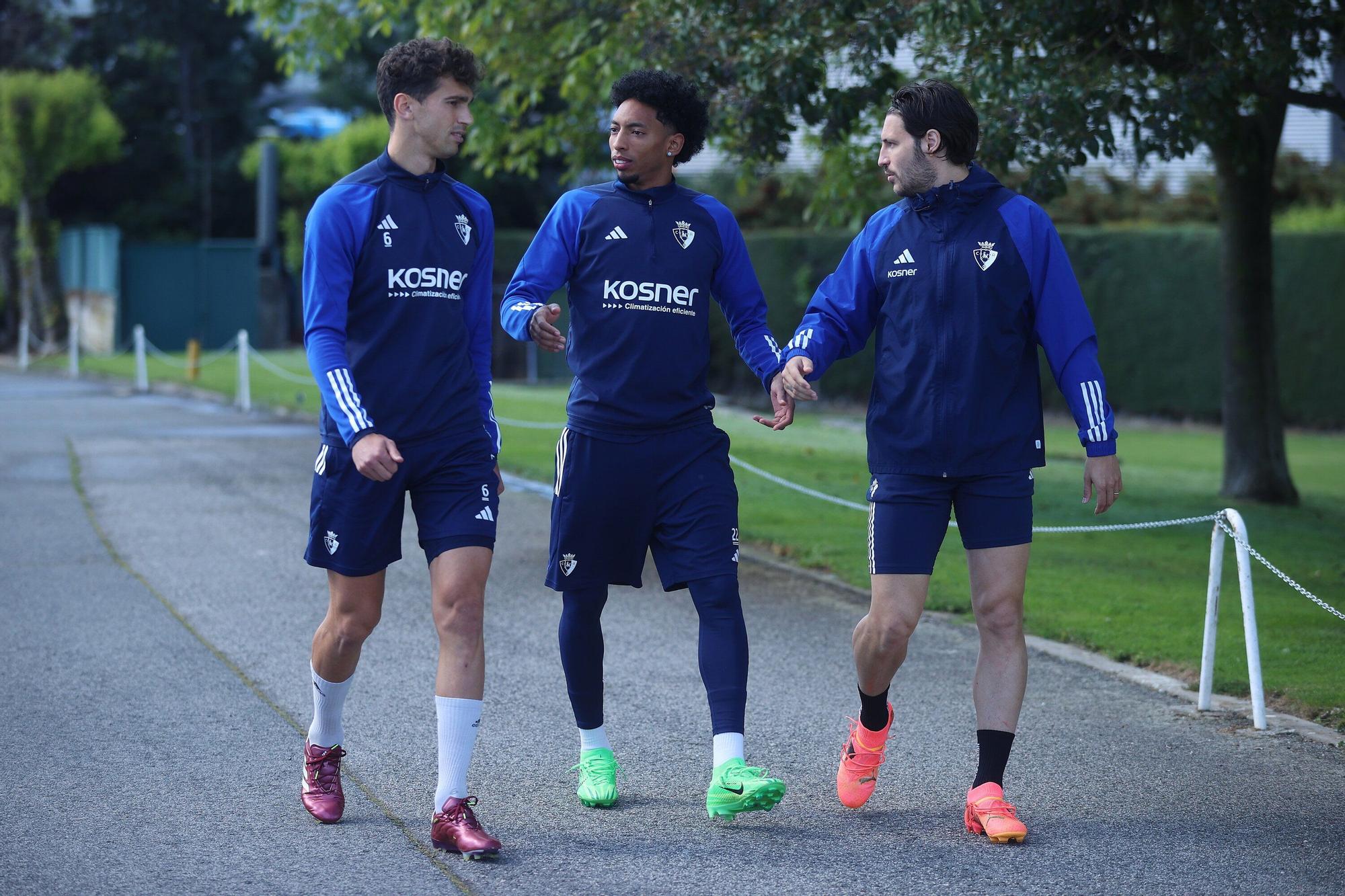 Jagoba Arrasate, 'uno más' en el ejercicio de fútbol - tenis en Tajonar