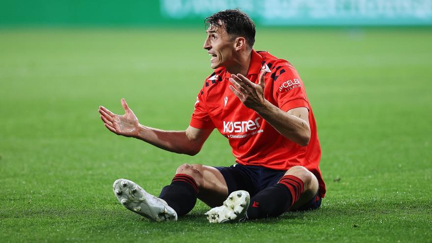Los ‘expertos’ en arbitraje coinciden: Budimir impacta en el pie de Cancelo