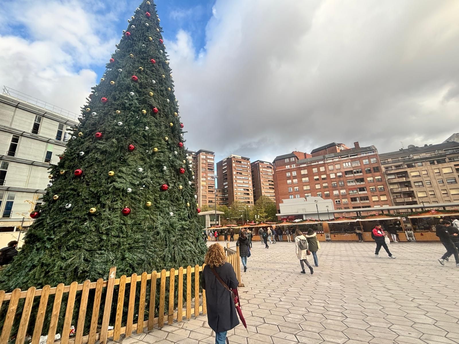 Bilbao estrena un mercado navideño de artesanía con opciones para todos los gustos