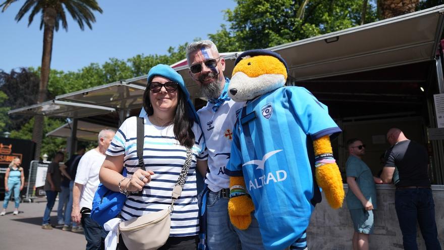 La fan zone de Doña Casilda da inicio a la fiesta del rugby en Bilbao bajo un calor abrasador
