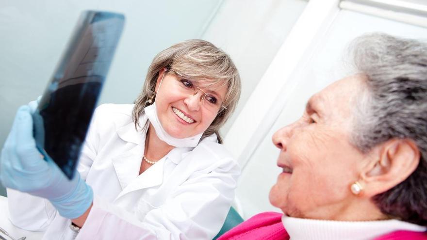 La PMP aplaude la inclusión de las personas mayores de 65 años en los fondos para la atención bucodental del SNS