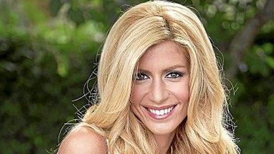 Reyes Prados, presentadora de &#039;Gutariko bat&#039; en ETB1.