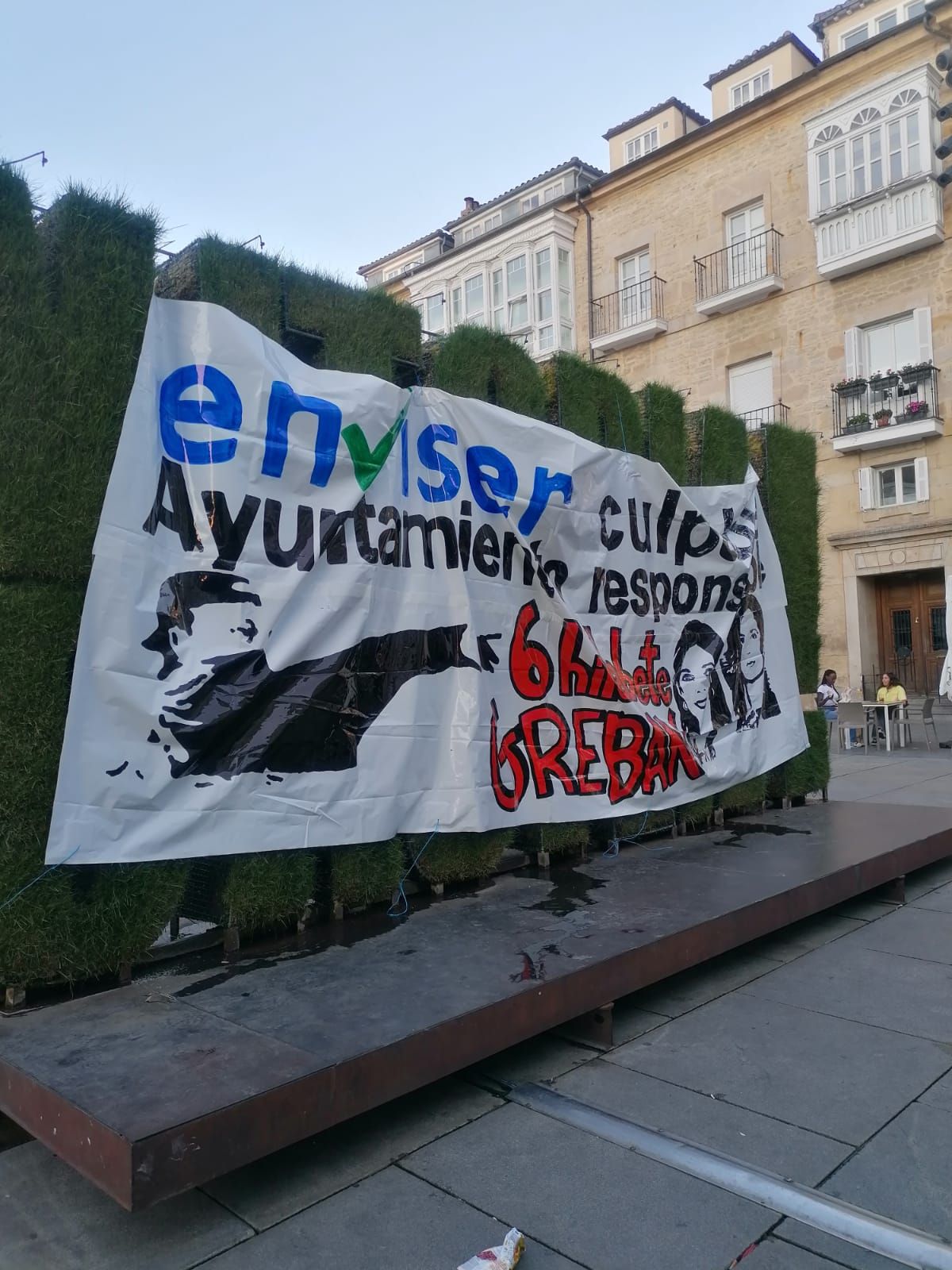 En imágenes: Los jardineros de Vitoria cumplen seis meses de huelga con una manifestación