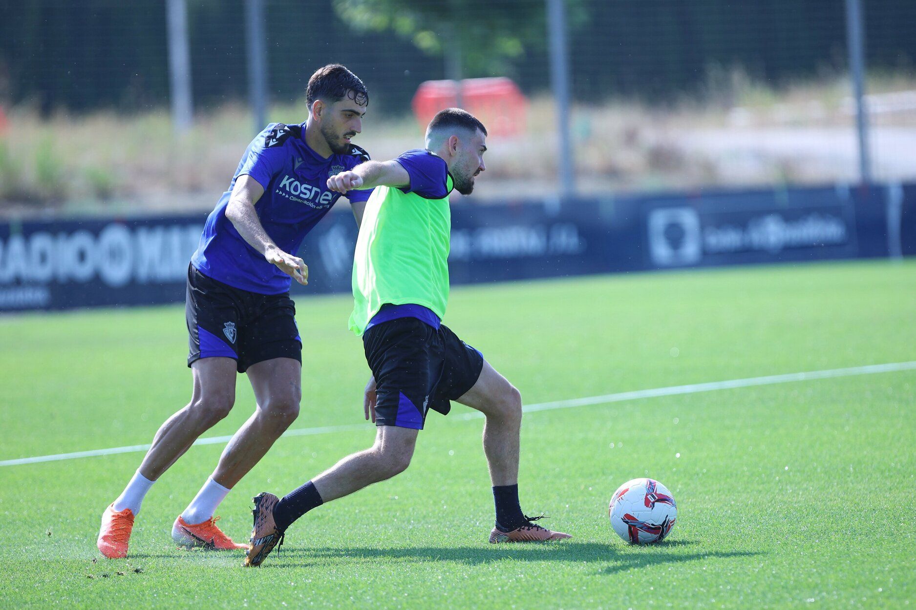 Fotos / Osasuna trabaja con intensidad en el entrenamiento de este miércoles