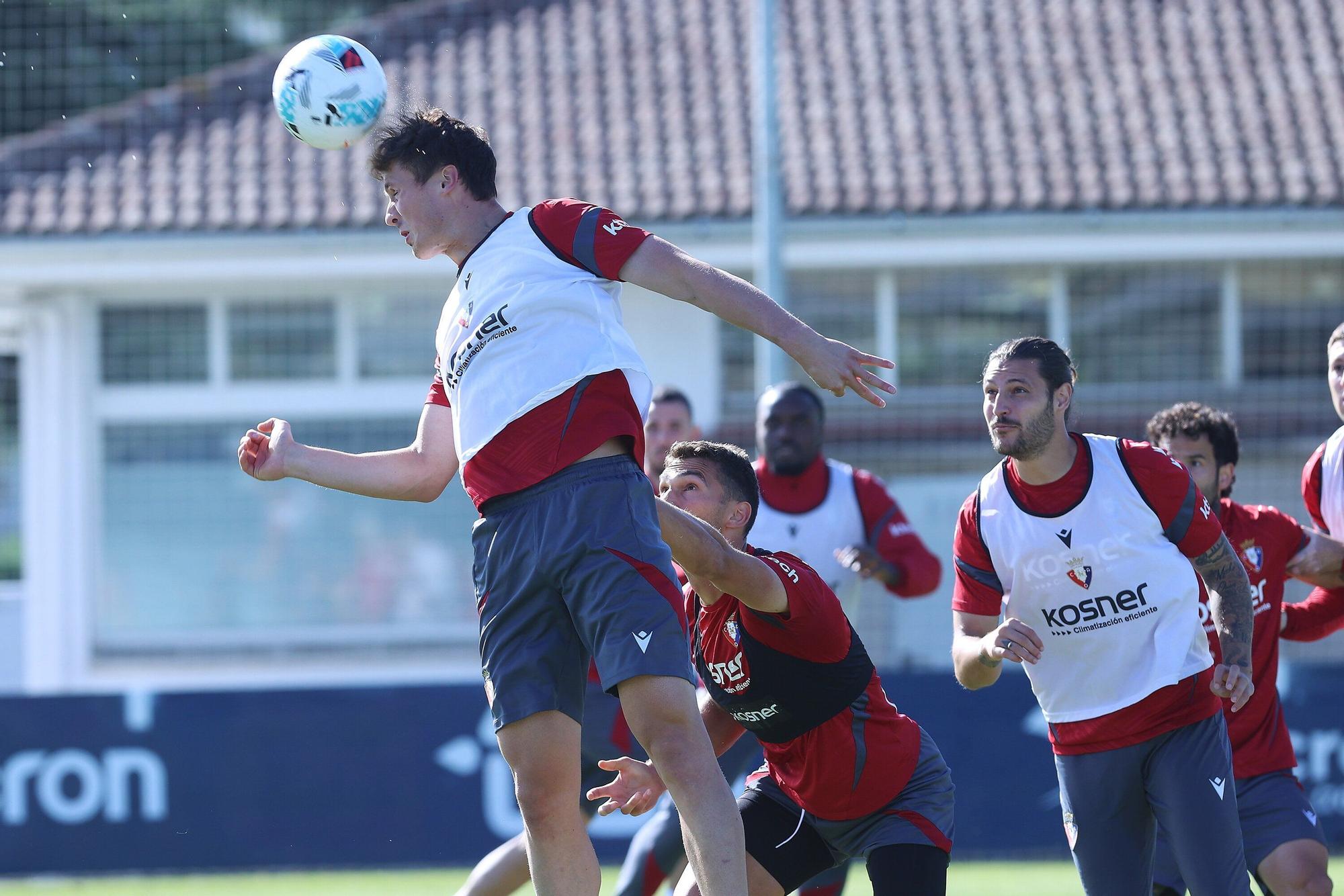 Fotos del entrenamiento de Osasuna (martes 7 de octubre de 2025)
