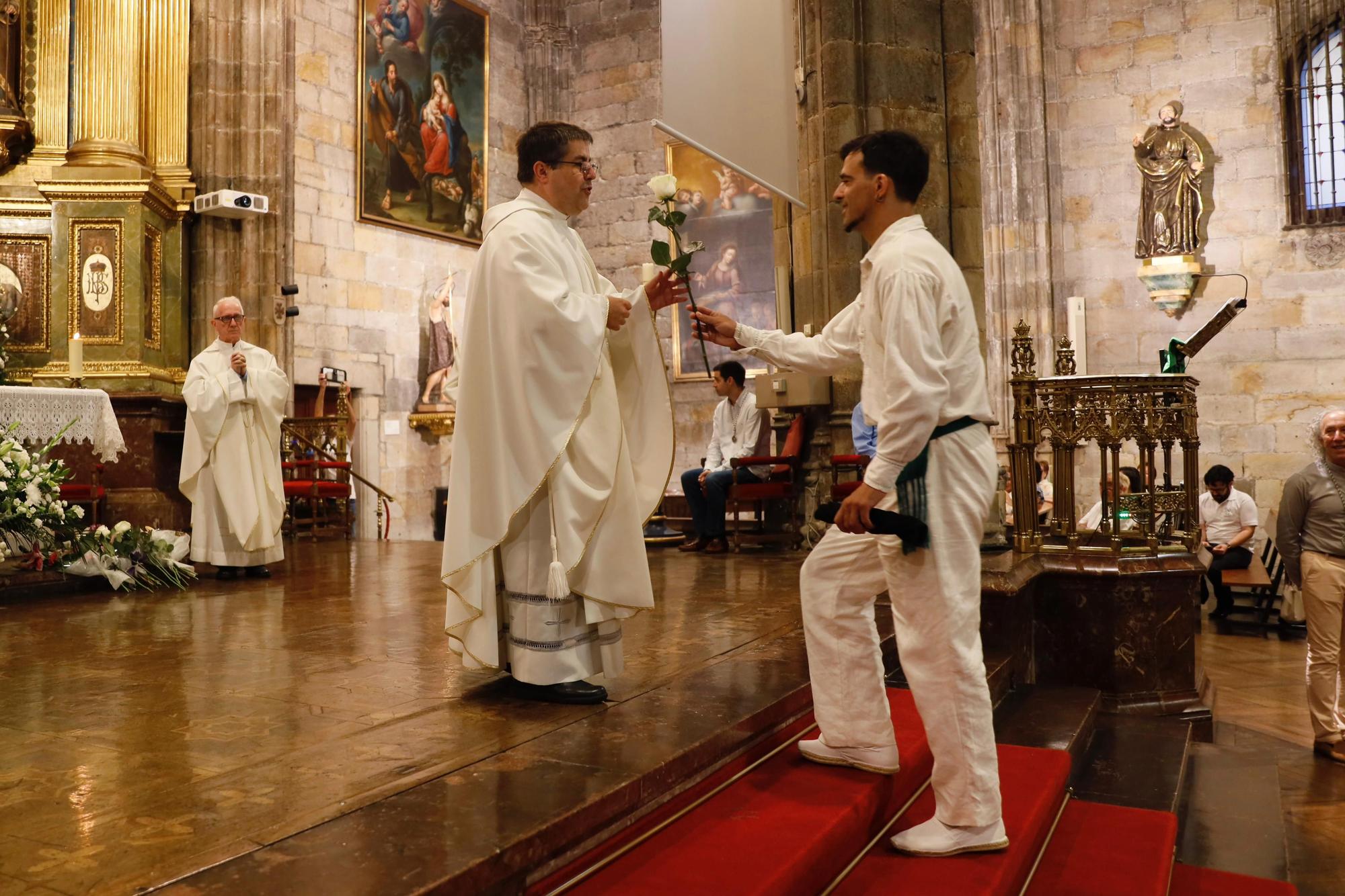 En imágenes: Una popular misa celebra los 125 años de la coronación de la Virgen de Begoña
