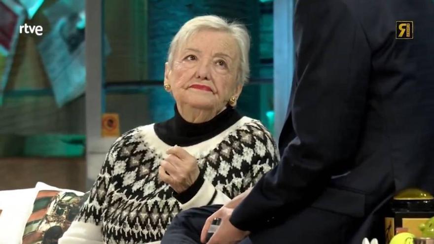 Las disculpas de María Galiana a la Guardia Civil en 'La Revuelta' y su aplaudido 'zasca' sobre la baliza V16: "Más dinero..."