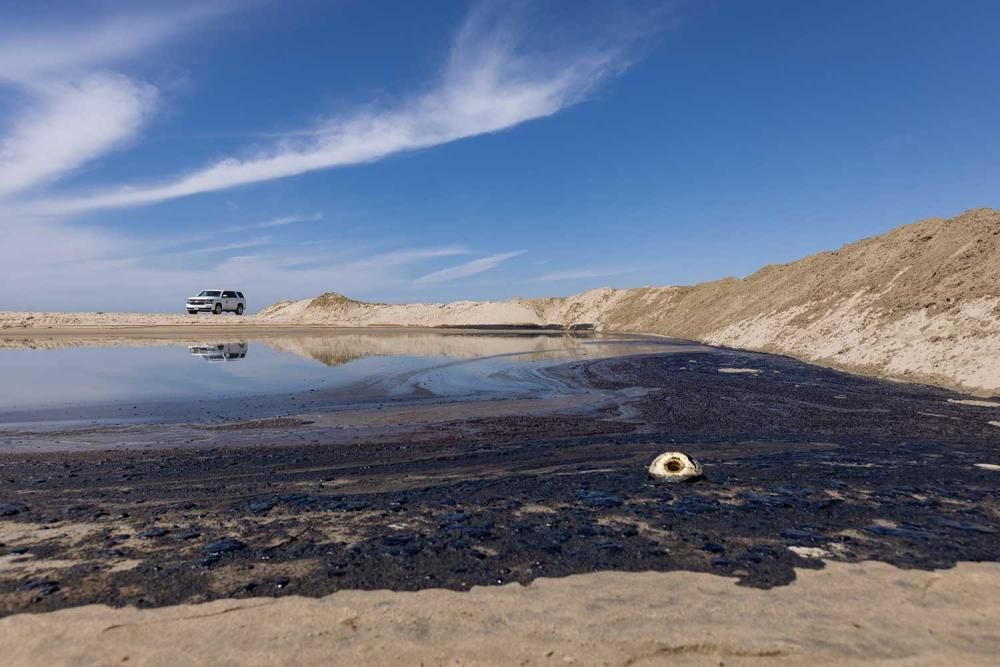 Vertido de crudo en las costas de California