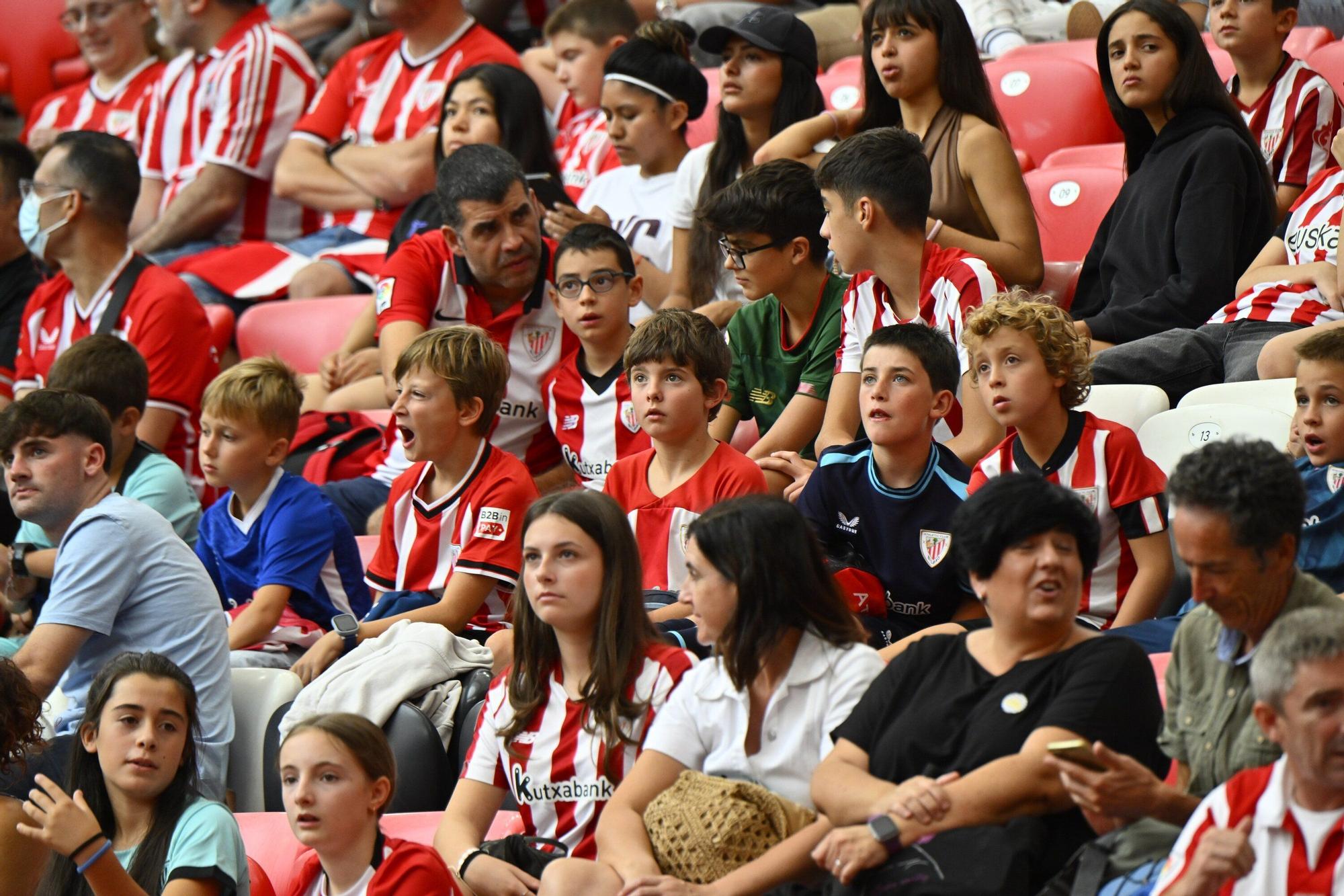En imágenes: ¿Has asistido al Athletic-Barcelona en San Mamés? Búscate