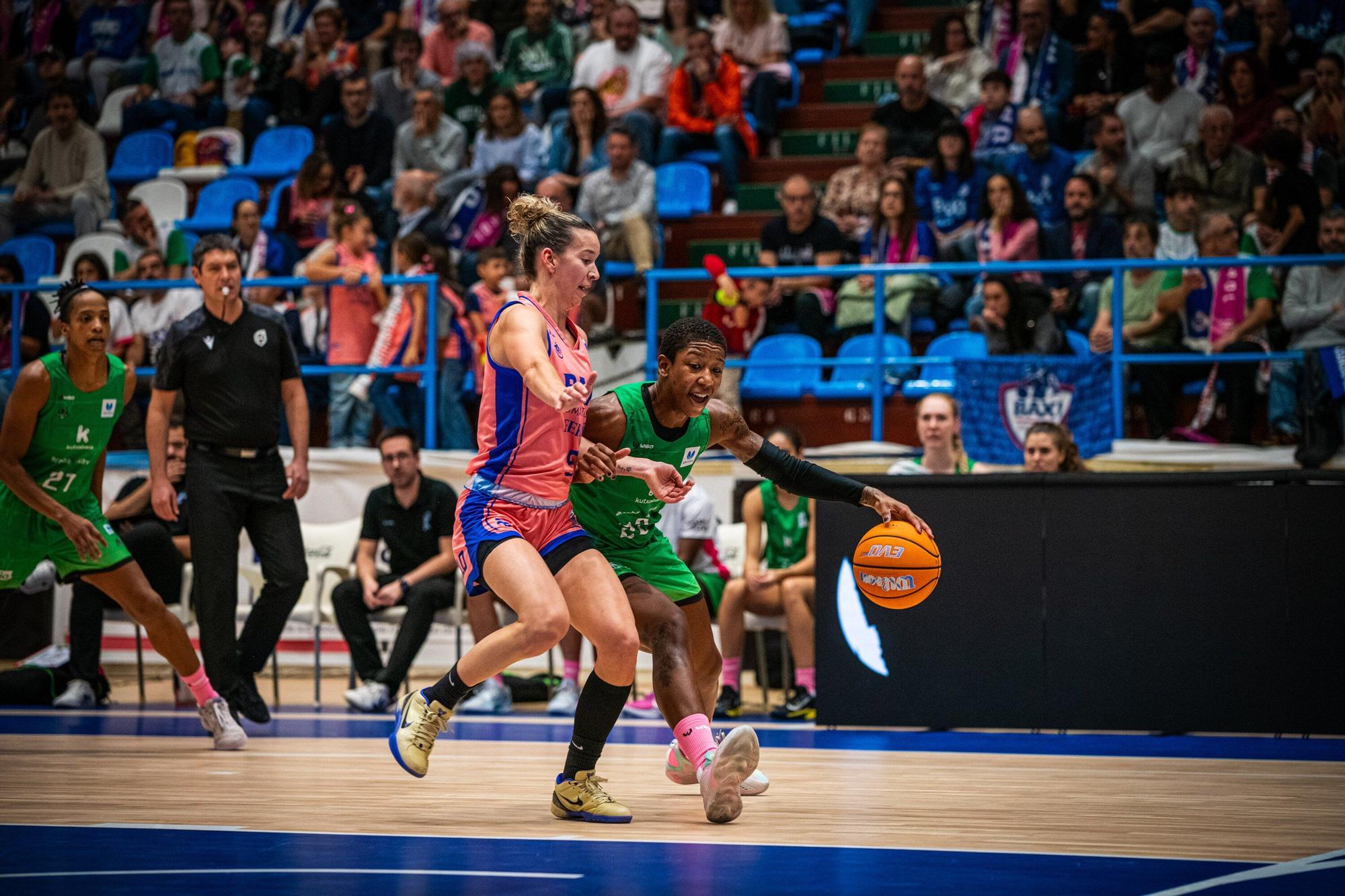 En imágenes: Araski cae en Ferrol