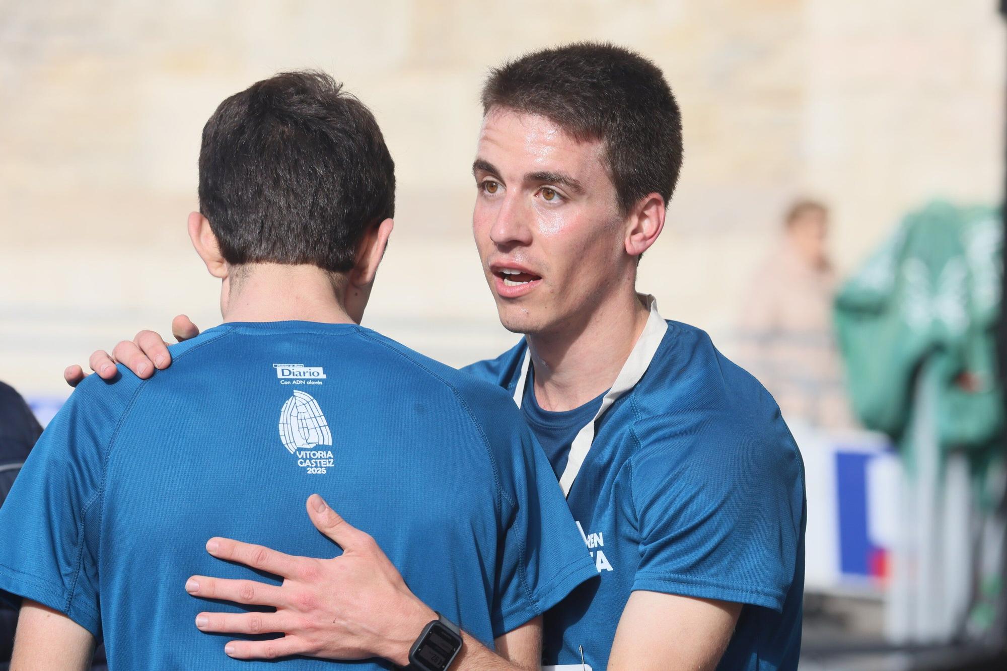 En imágenes: Miles de personas participan en La Conquista de la Almendra