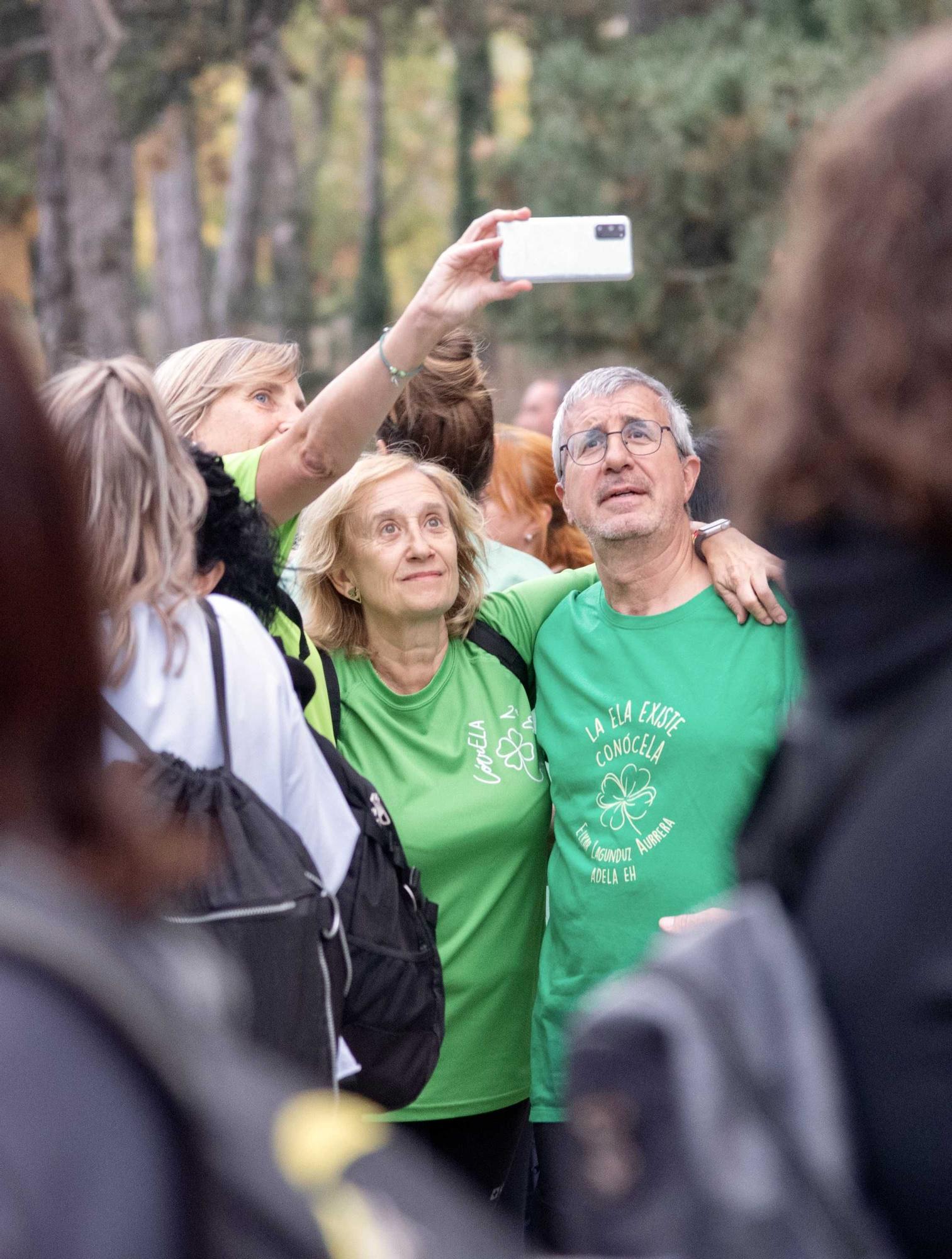 En imágenes: La marcha nocturna del Vital Eguna apoya a las personas con Ela