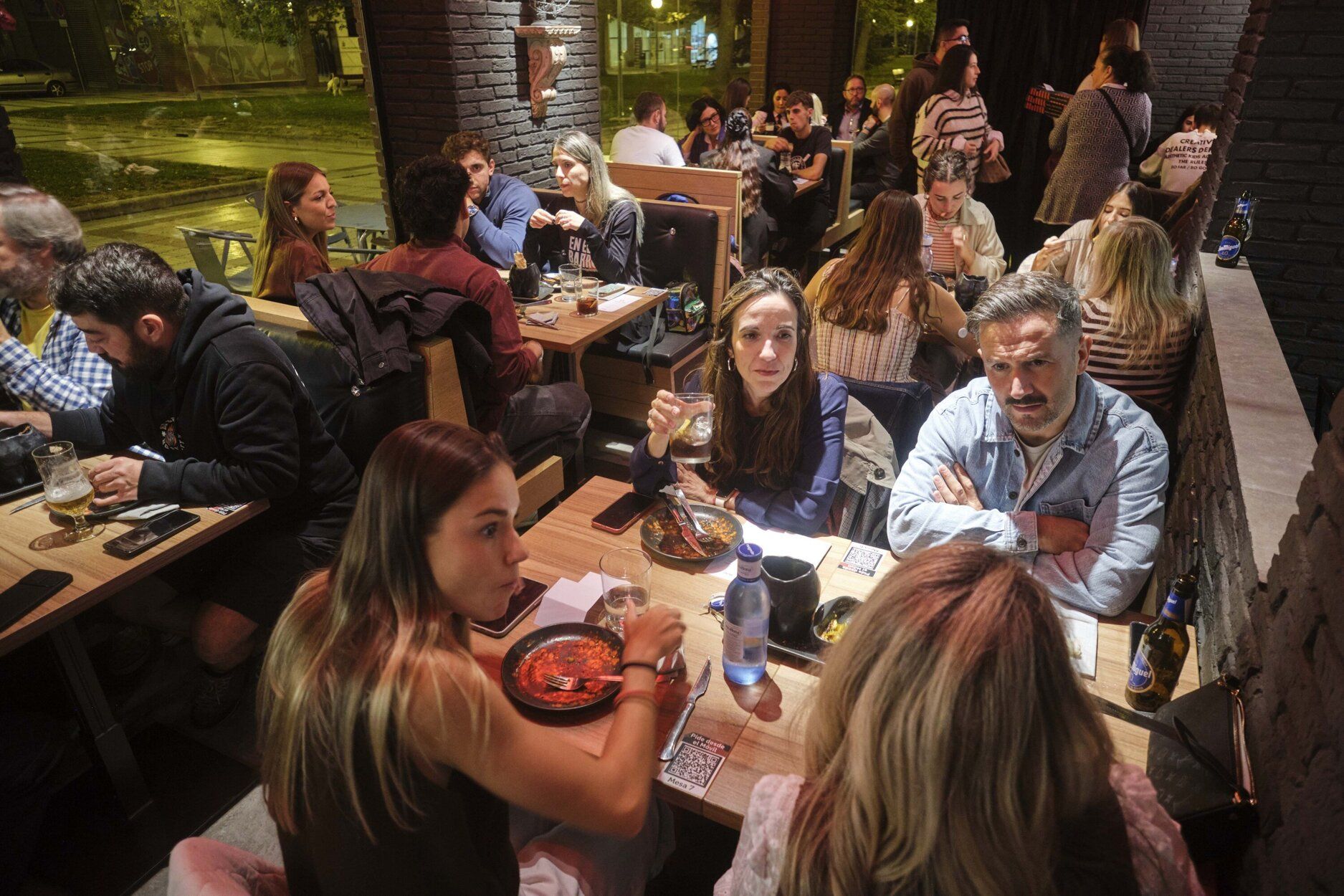 Isla Sicilia reúne a más de 30 creadores de contenido en un evento único en Pamplona