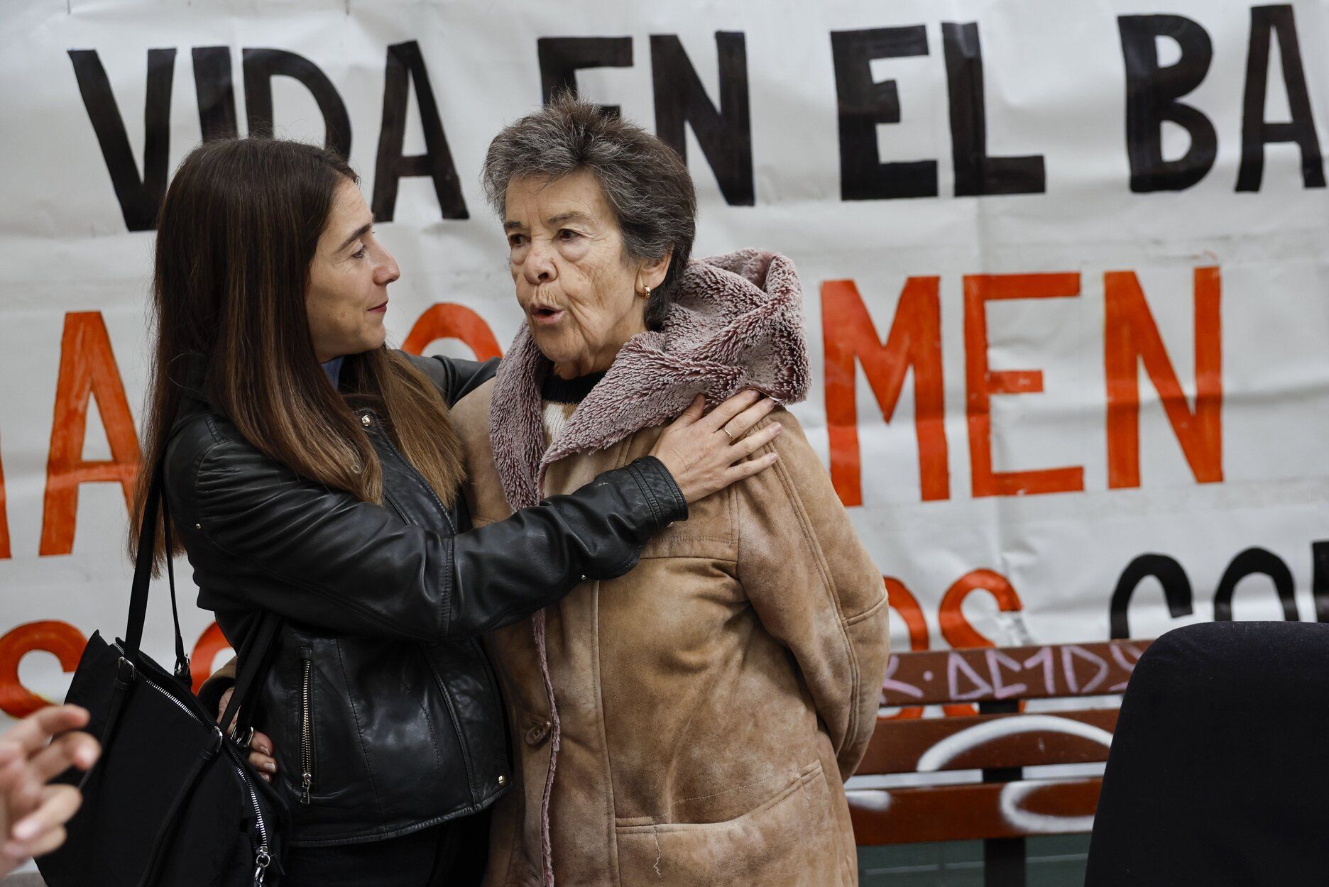 Mari Carmen, de 87 años, logra frenar su desahucio