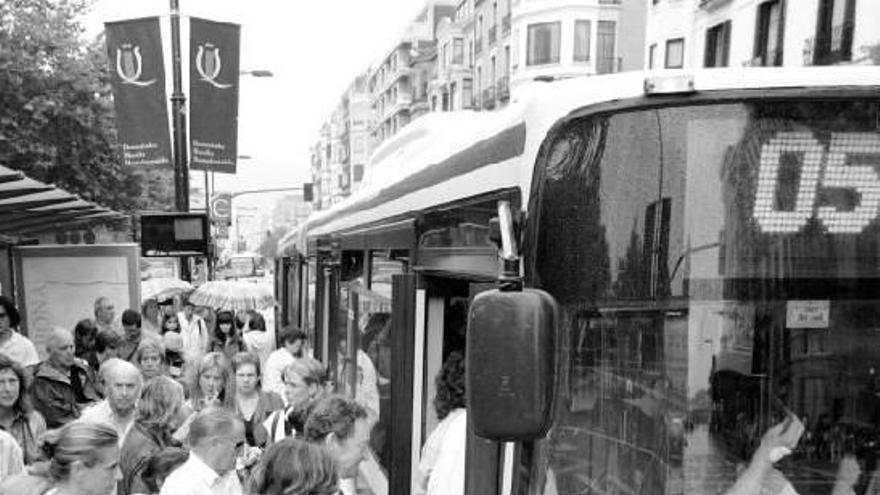 Dbus transporta a 850.000 viajeros en Semana Grande