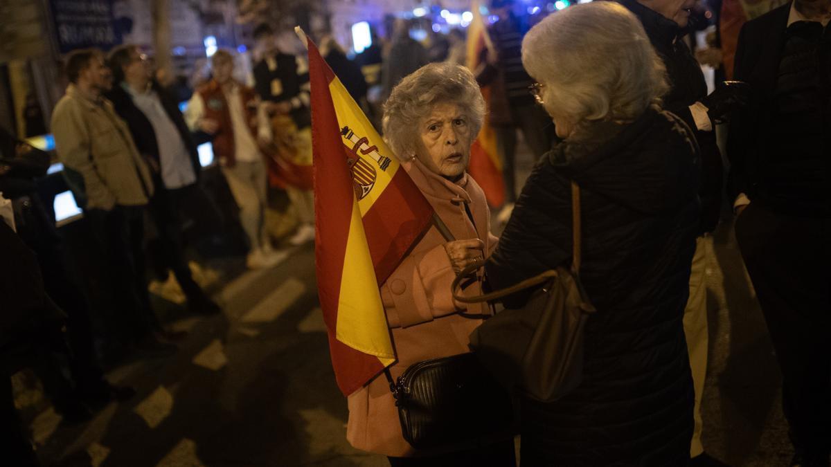 Protestas ante Ferraz