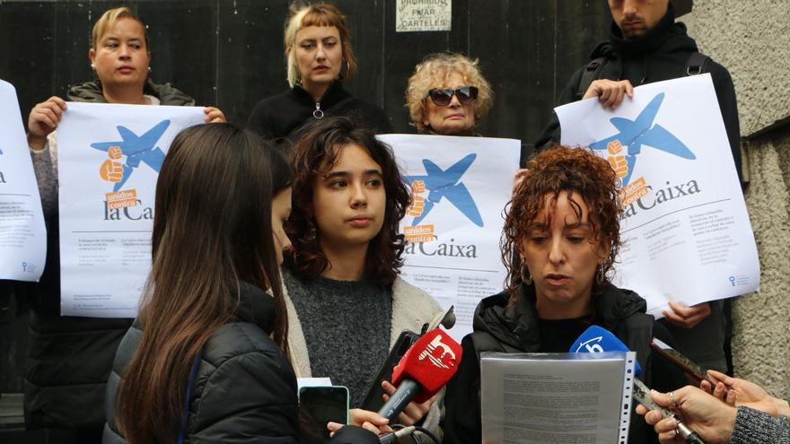 Vecinos de viviendas de La Caixa en Vitoria denuncian las cláusulas abusivas en los contratos