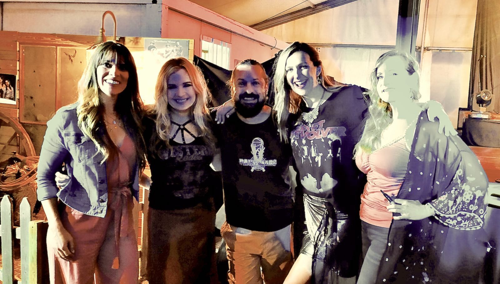 Con las integrantes del grupo country estadounidense Farewell Angelina, en el festival de Salardú (Lleida).