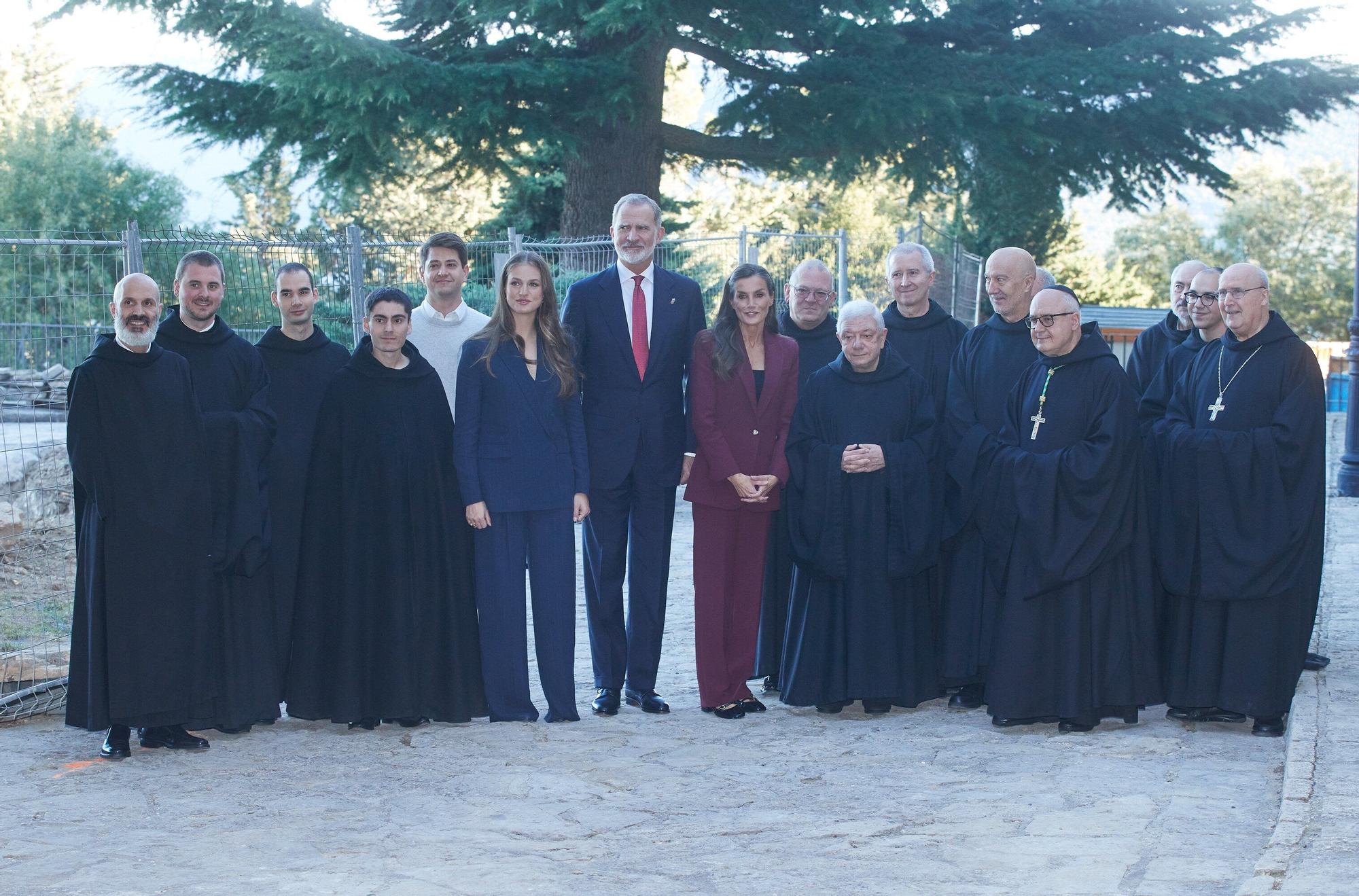 Visita de los Reyes y la princesa Leonor al monasterio de Leyre