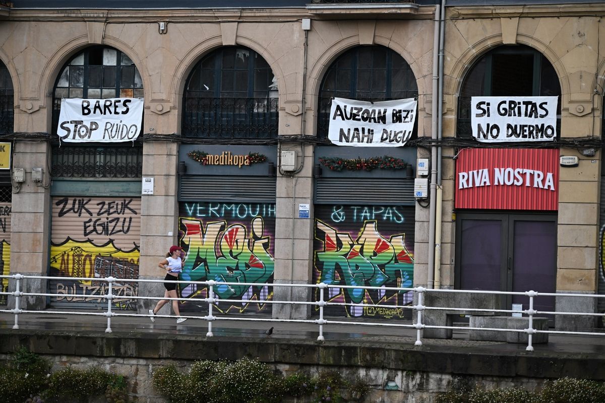Vecinos de Marzana reivindican su derecho a descansar frente al ruido de terrazas y bares