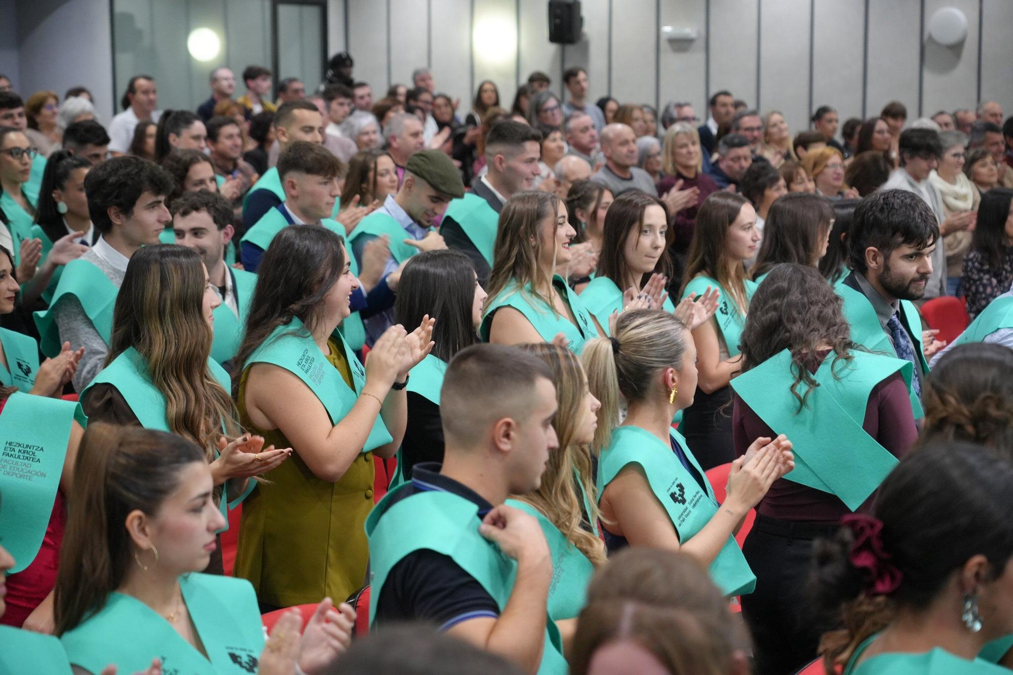 En imágenes: Graduación de la 12ª promoción de los grados de Educación de la EHU