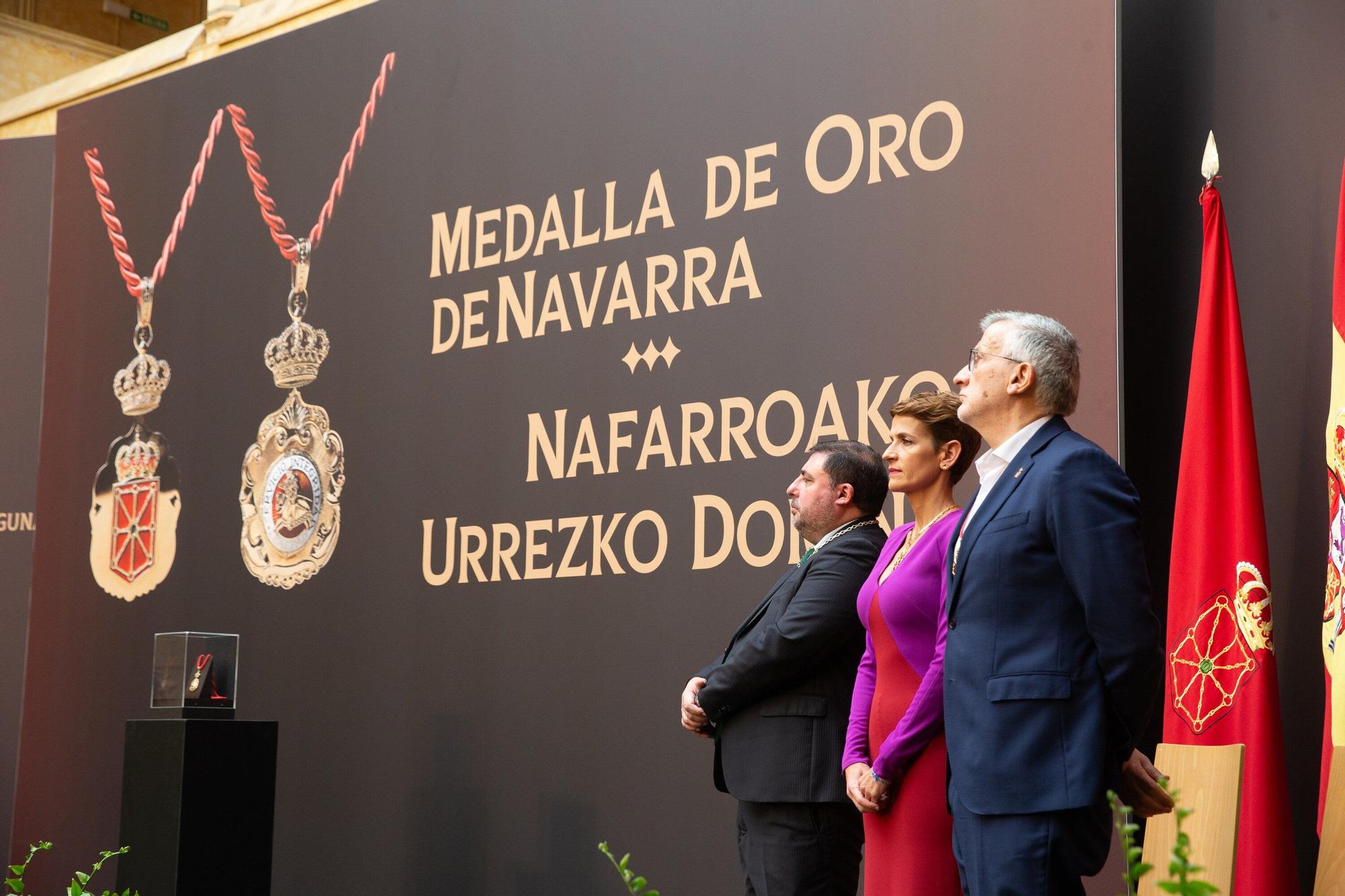 Fotos de la entrega de la Medalla de Oro de Navarra a Manuel Torres a título póstumo