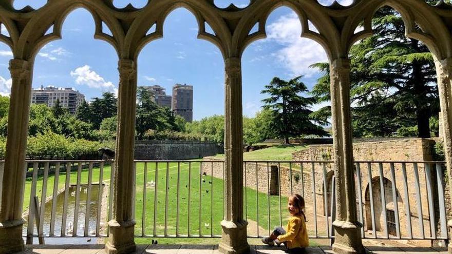 Entre murallas y naturaleza: los históricos jardines de la Taconera.