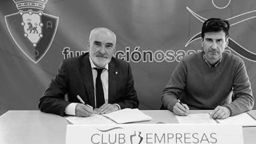 Zucitola firma con la Fundación