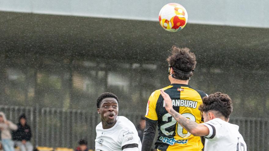 El Athletic sigue la pista a un central del San Ignacio