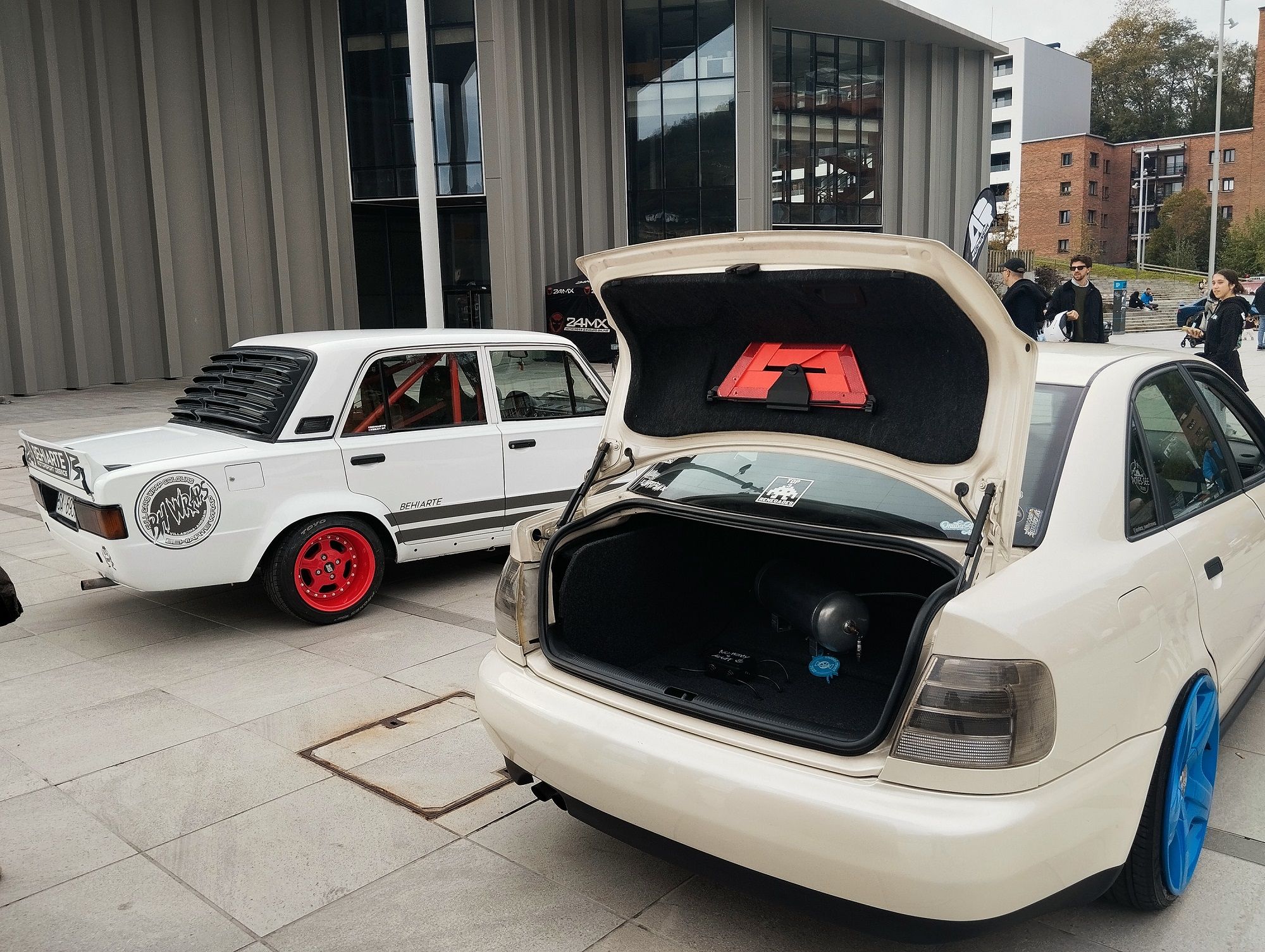 Exhibición de coches tuneados en San Pedro