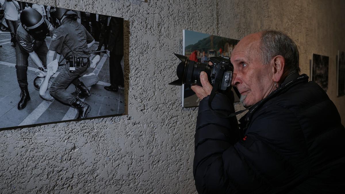 Joxe Lacalle, fotoperiodista, es una de las víctimas reconocidas.