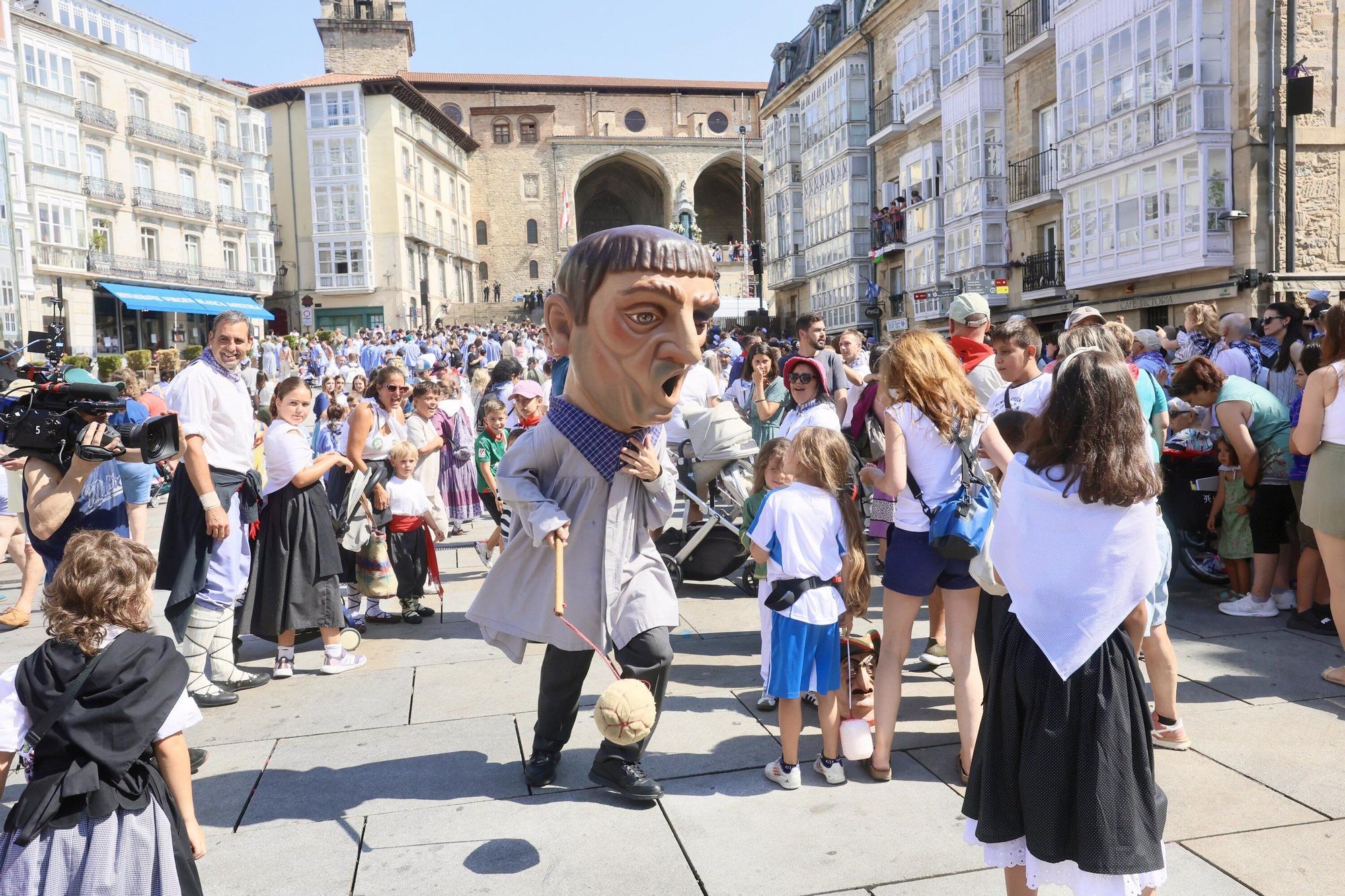 En imágenes: Los txikis se adueñan de su día en las fiestas de La Blanca