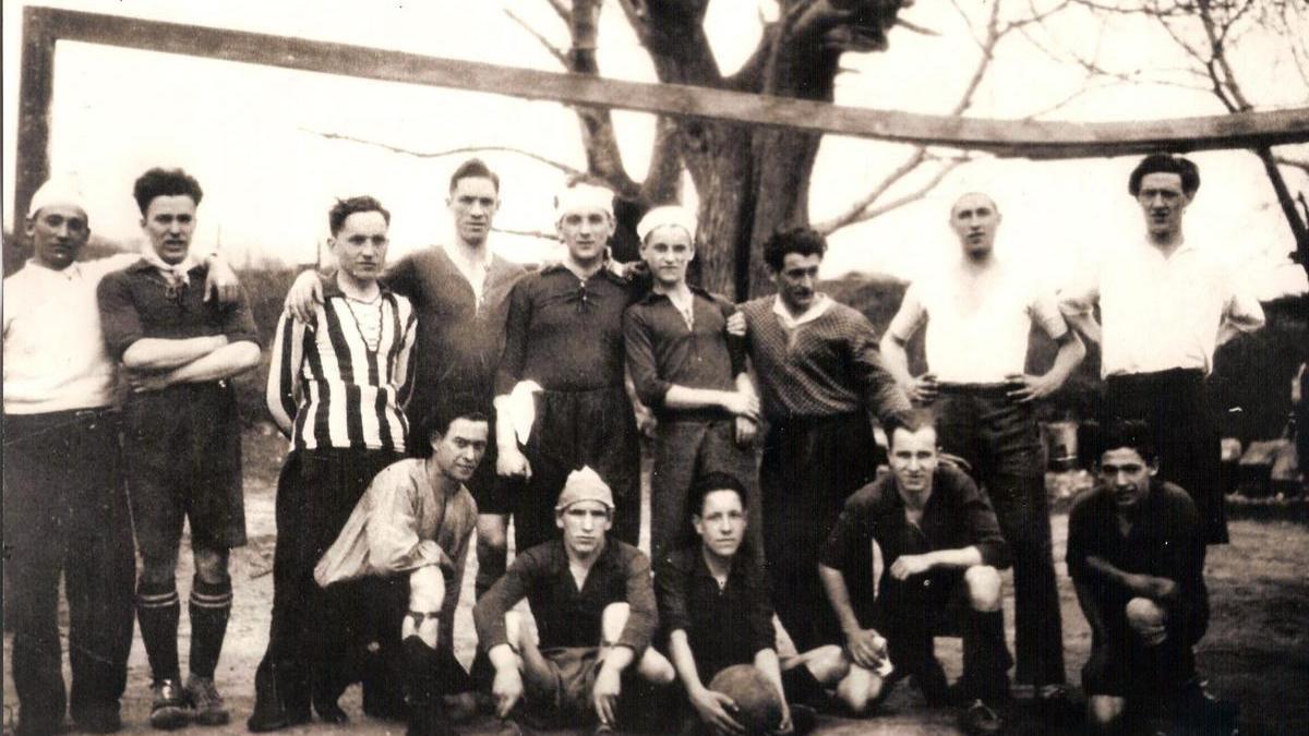 Equipo del Ibarrea en 1934. Varios jugadores fueron represaliados.