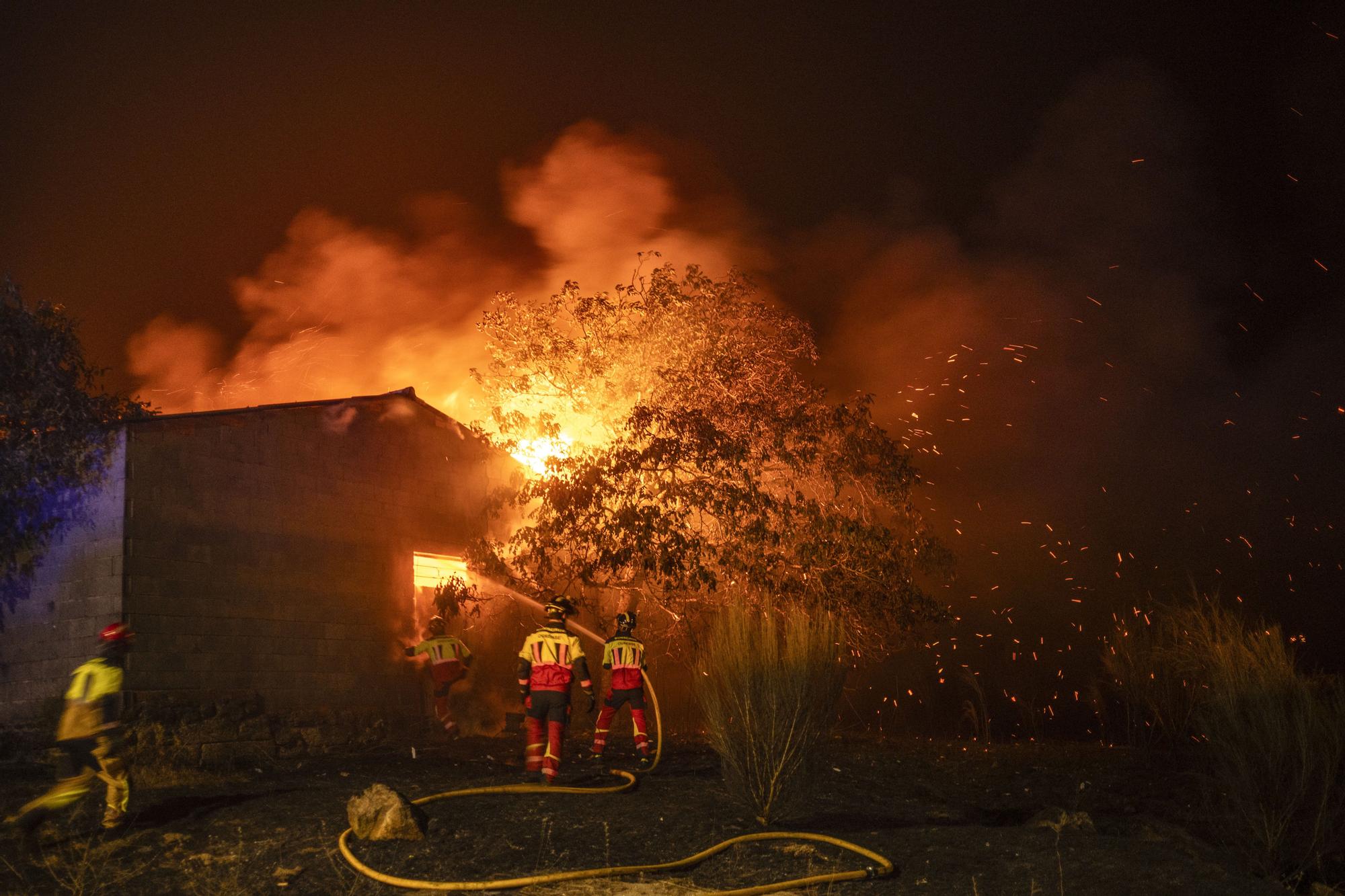 Semana negra de incendios: Cuatro muertos y 120.000 hectáreas quemadas
