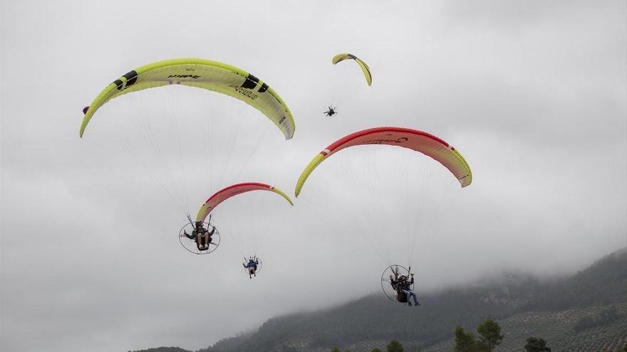 Un parapentista de 68 años muere al sufrir una caída en Granada