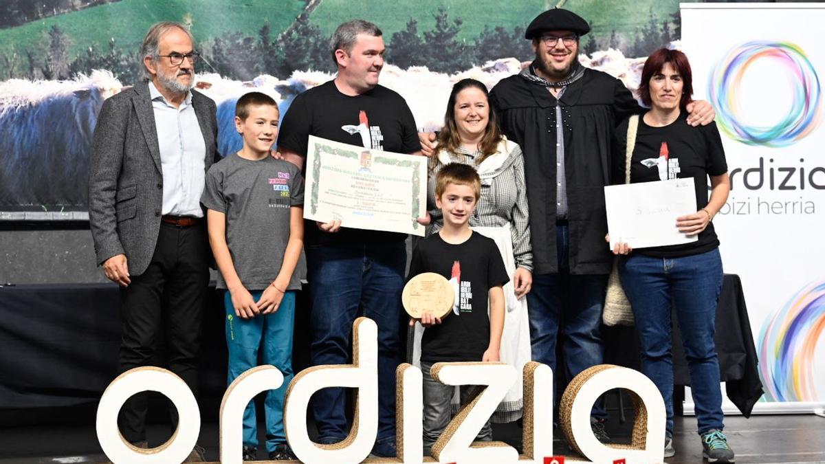 Jon Etxebarria y Puy Arrieta de la quesería Ipiñaburu de Zeanuri