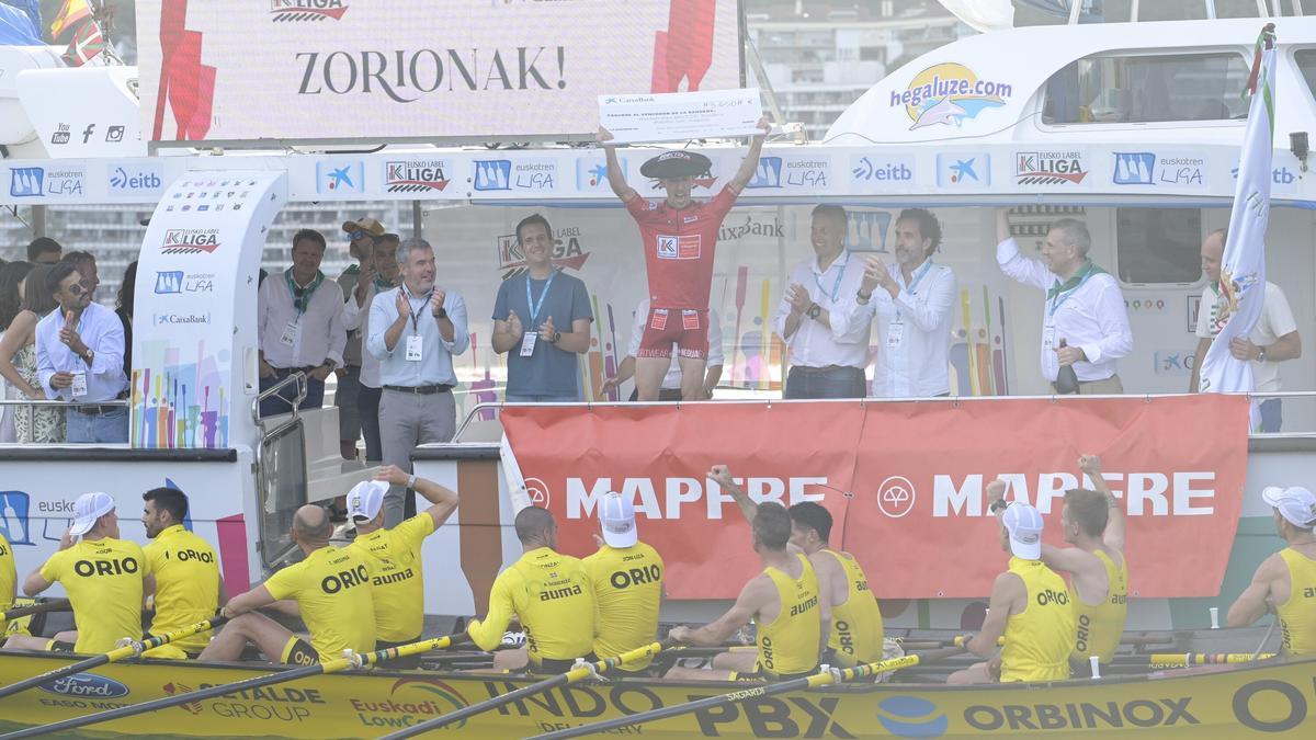 Orio celebra la victoria en Hondarribia.
