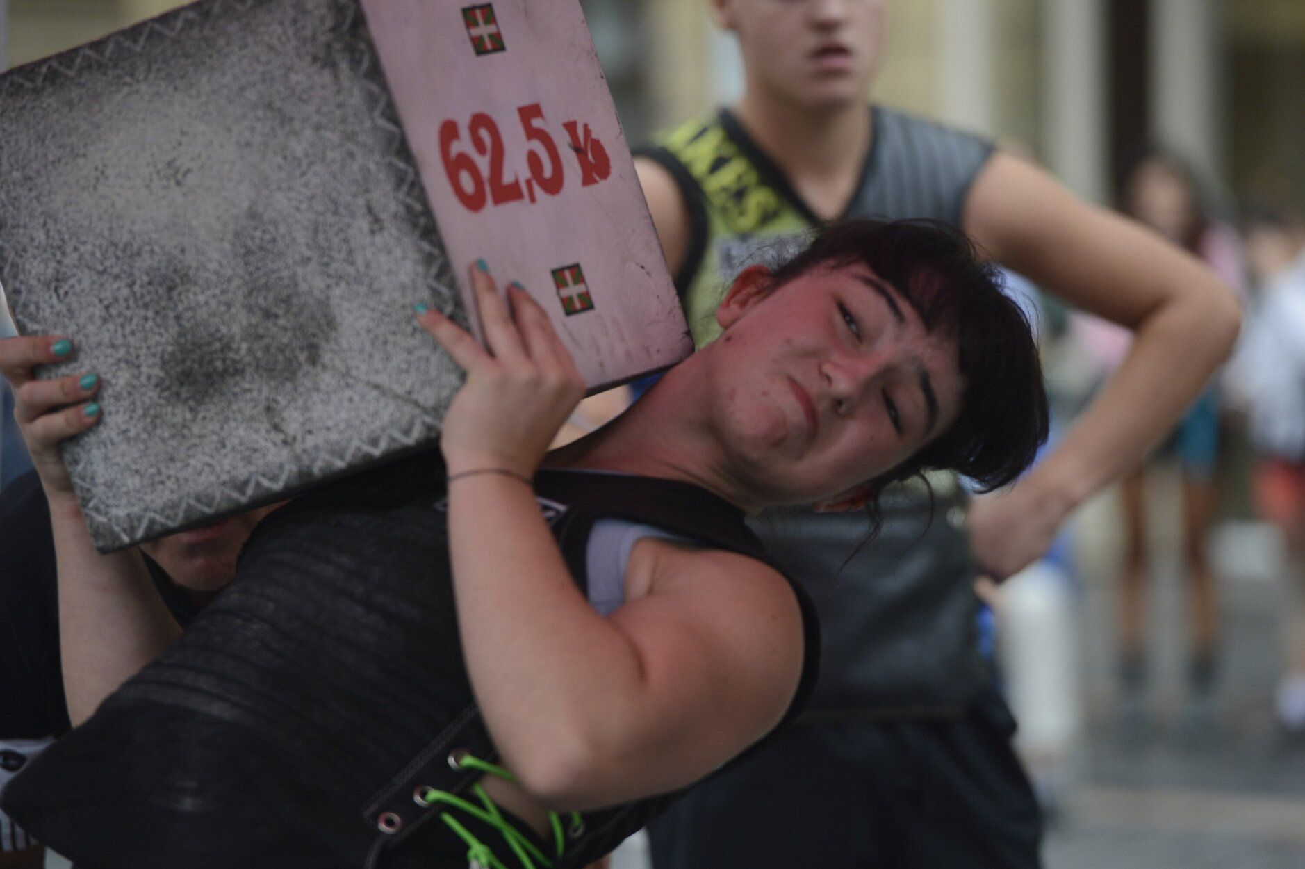 En fotos: herri kirolak en la plaza del Arriaga