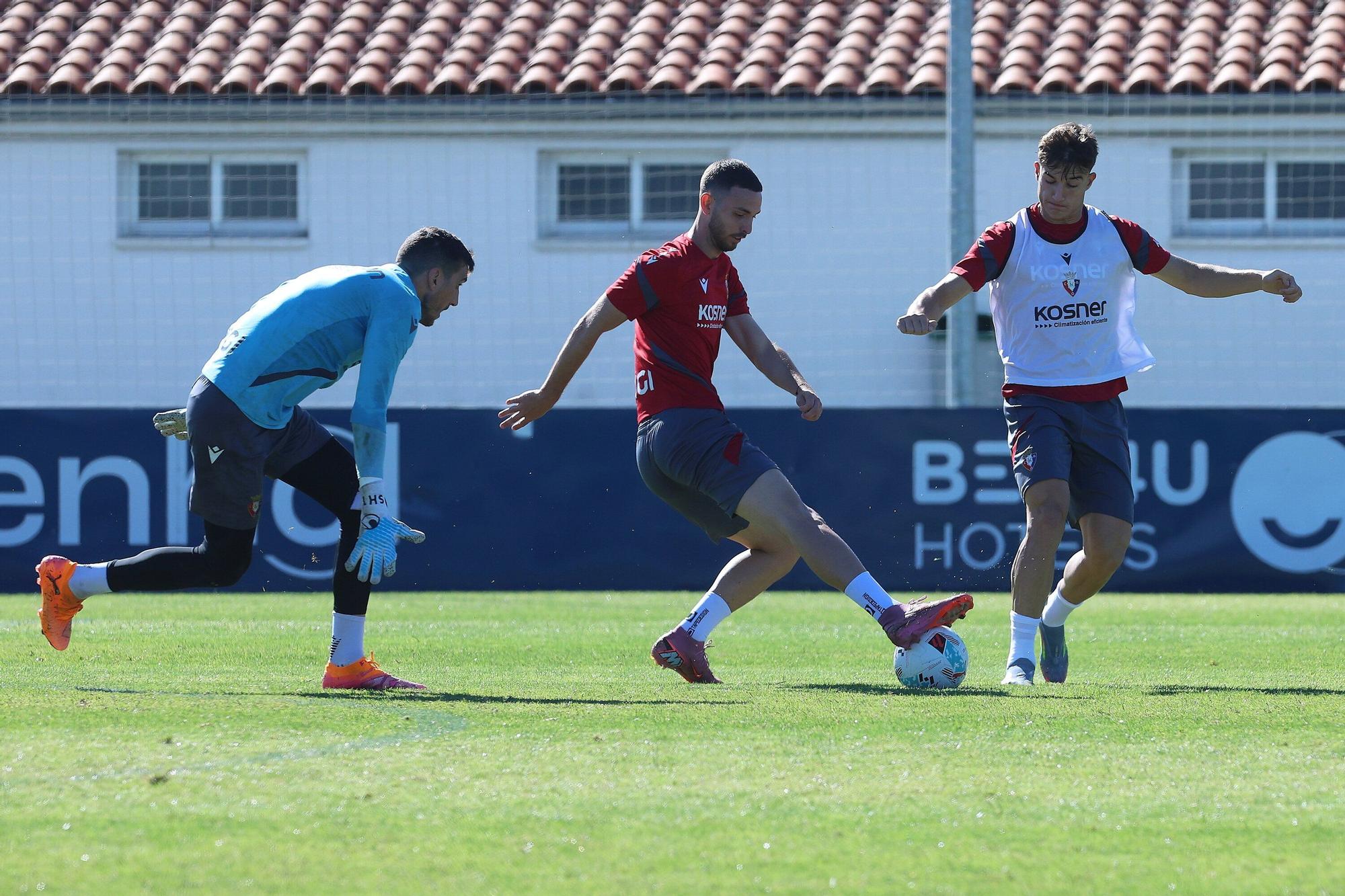 Fotos del entrenamiento de Osasuna (lunes 6 de octubre de 2025)