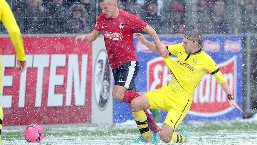 El Dortmund vence y el Schalke se acerca al Bayern con su victoria