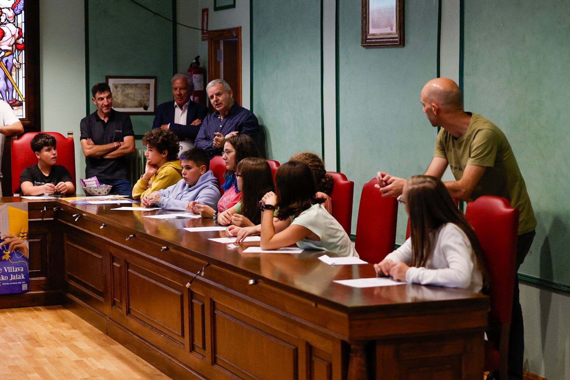 Fotos de la corporación txiki y de la colocación de pañuelos a los bebés nacidos en 2024 en Villava-Atarrabia
