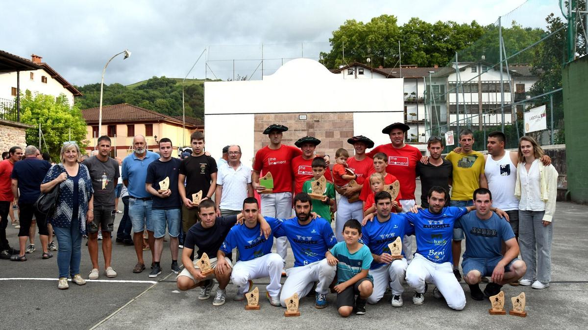 Participantes en el torneo de laxoa.