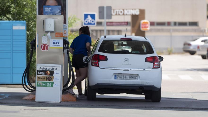Ribera anticipa que el descuento a los carburantes se prolongará para todos