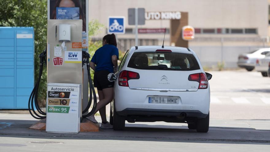 El descuento del Gobierno no ha evitado un nuevo récord del combustible.